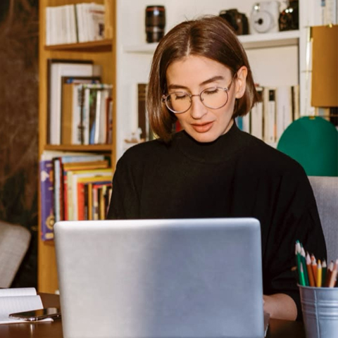 Вие го имате талентот. Ние ќе ви ја олесниме заработката.